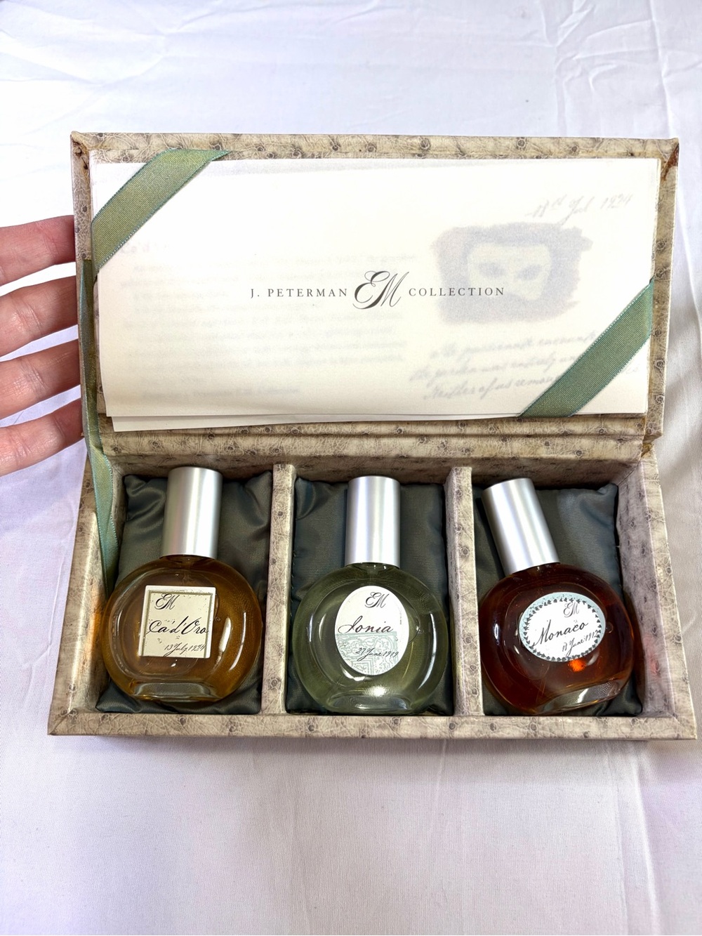 J. Peterman discontinued rare 3 pc set fragrance Ca’ d’ Oro Monaco Sonia bottles - Picture 2 of 9